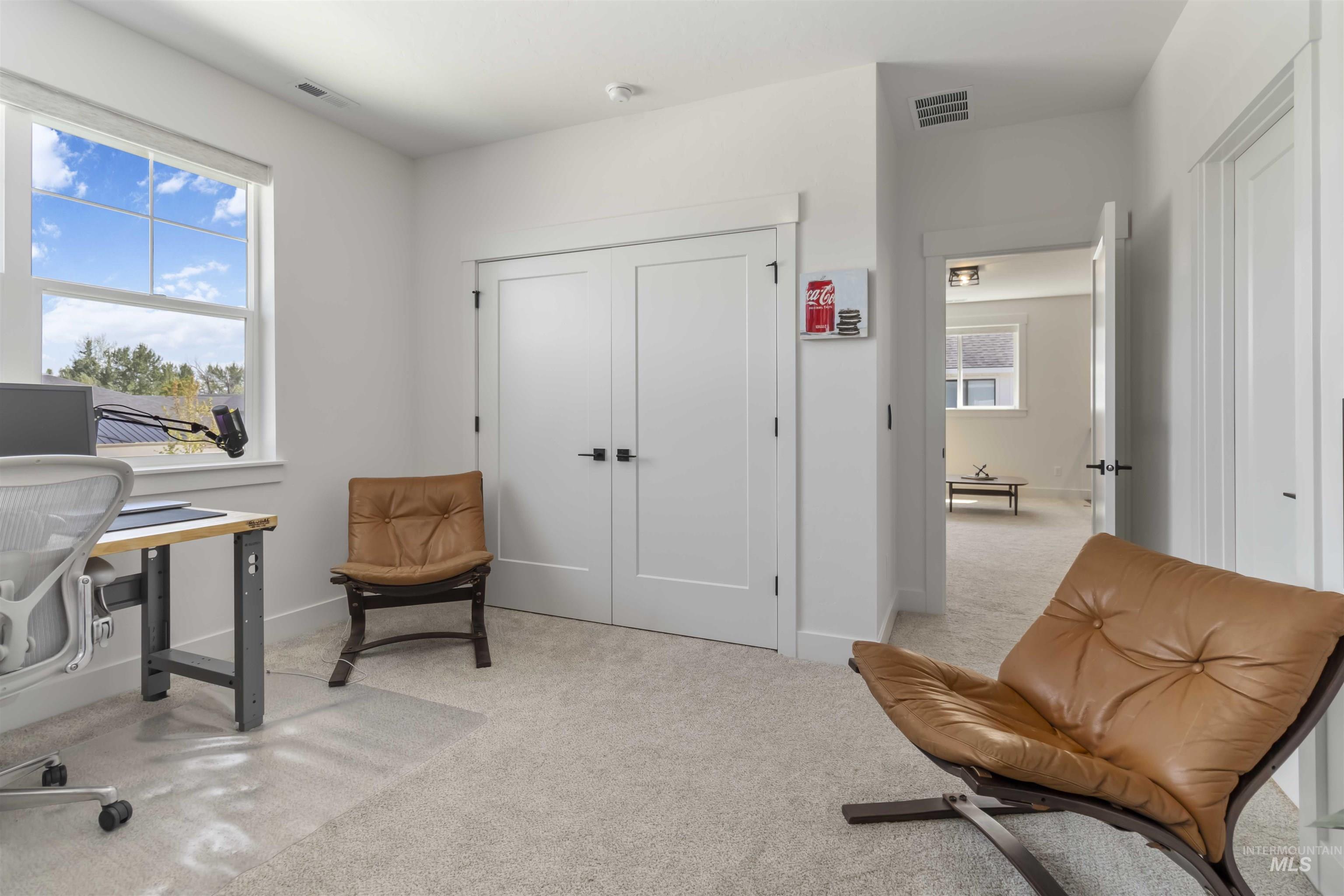 125 S Eagles Roost Way