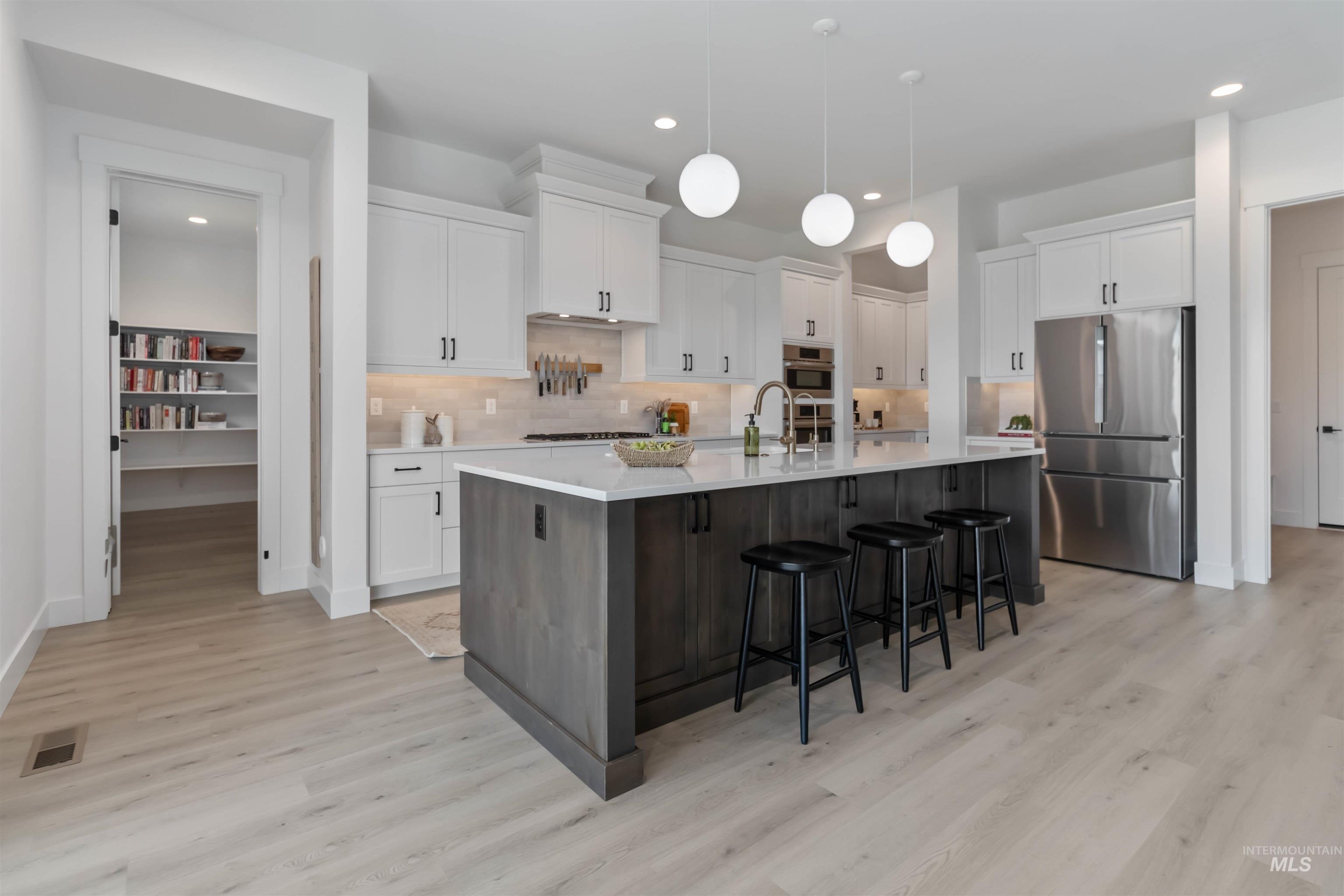 125 S Eagles Roost Way