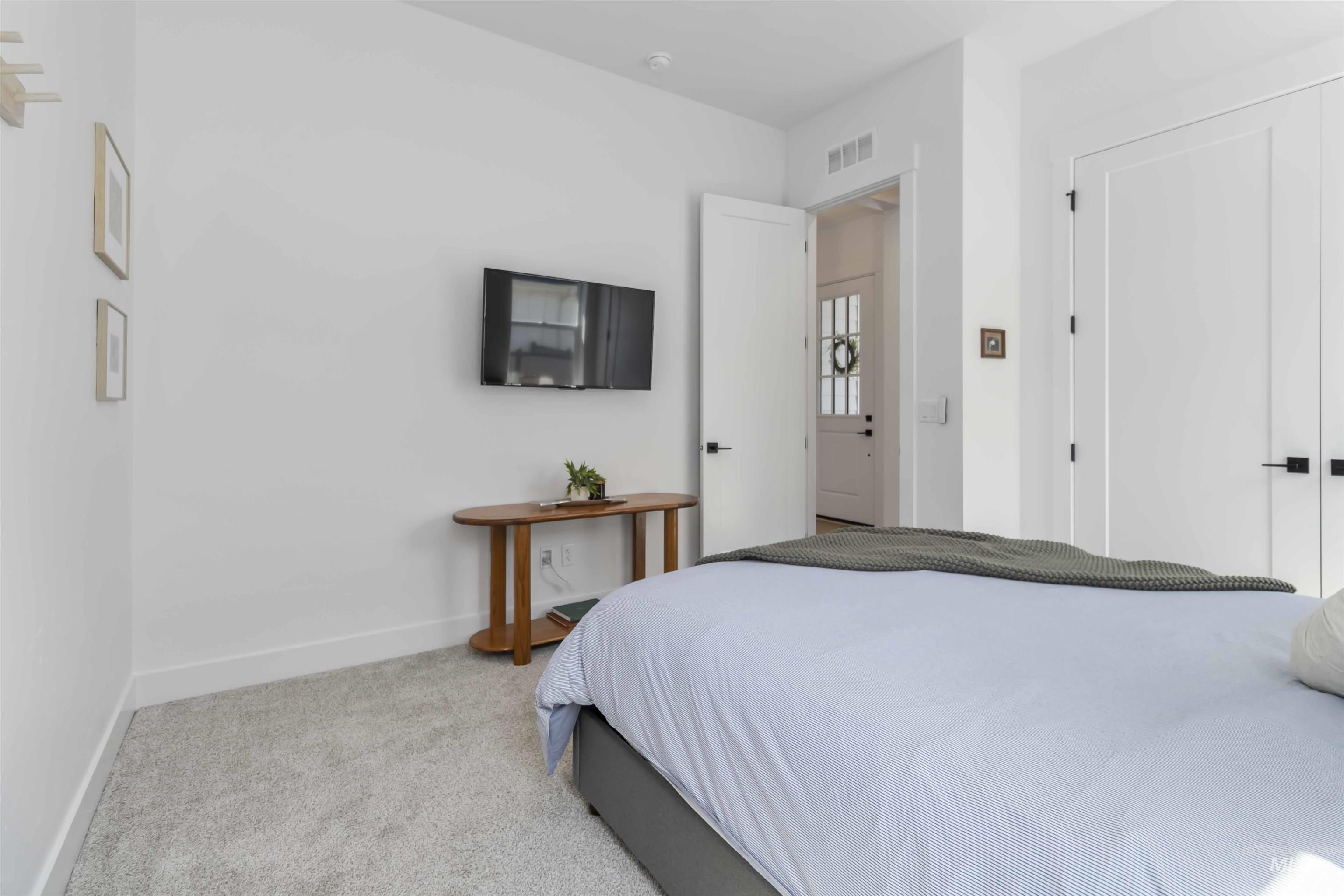 125 S Eagles Roost Way