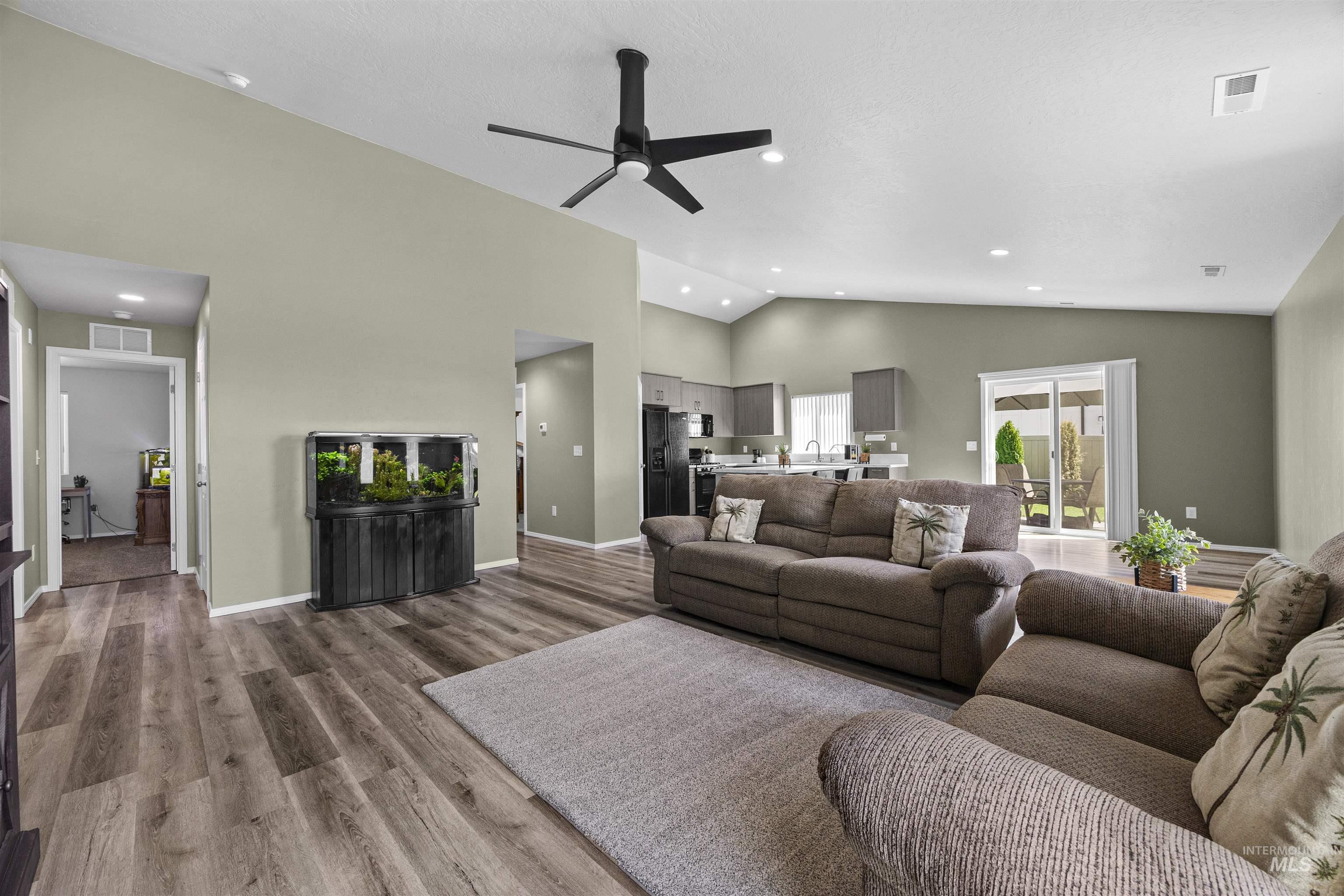 4914 Endicott Dr