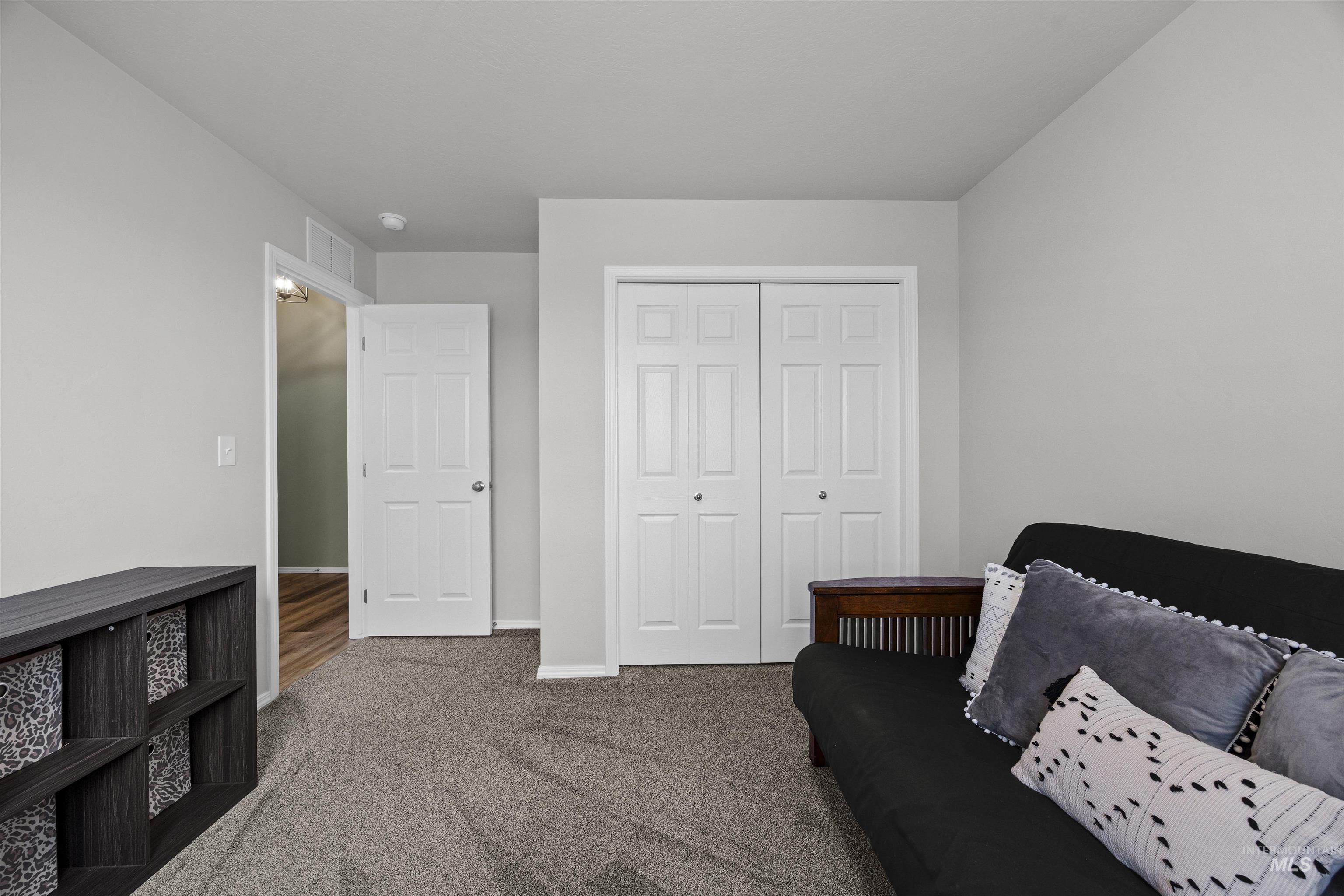 4914 Endicott Dr