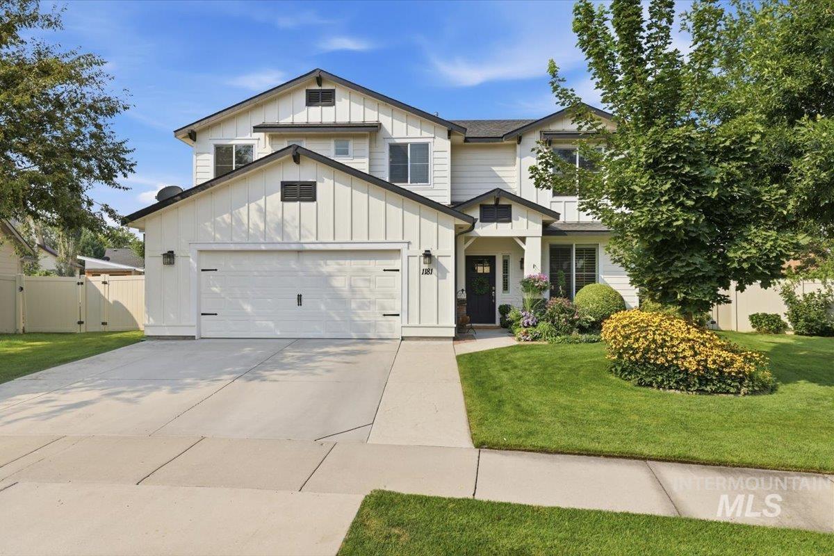 1181 W Creekbury Dr