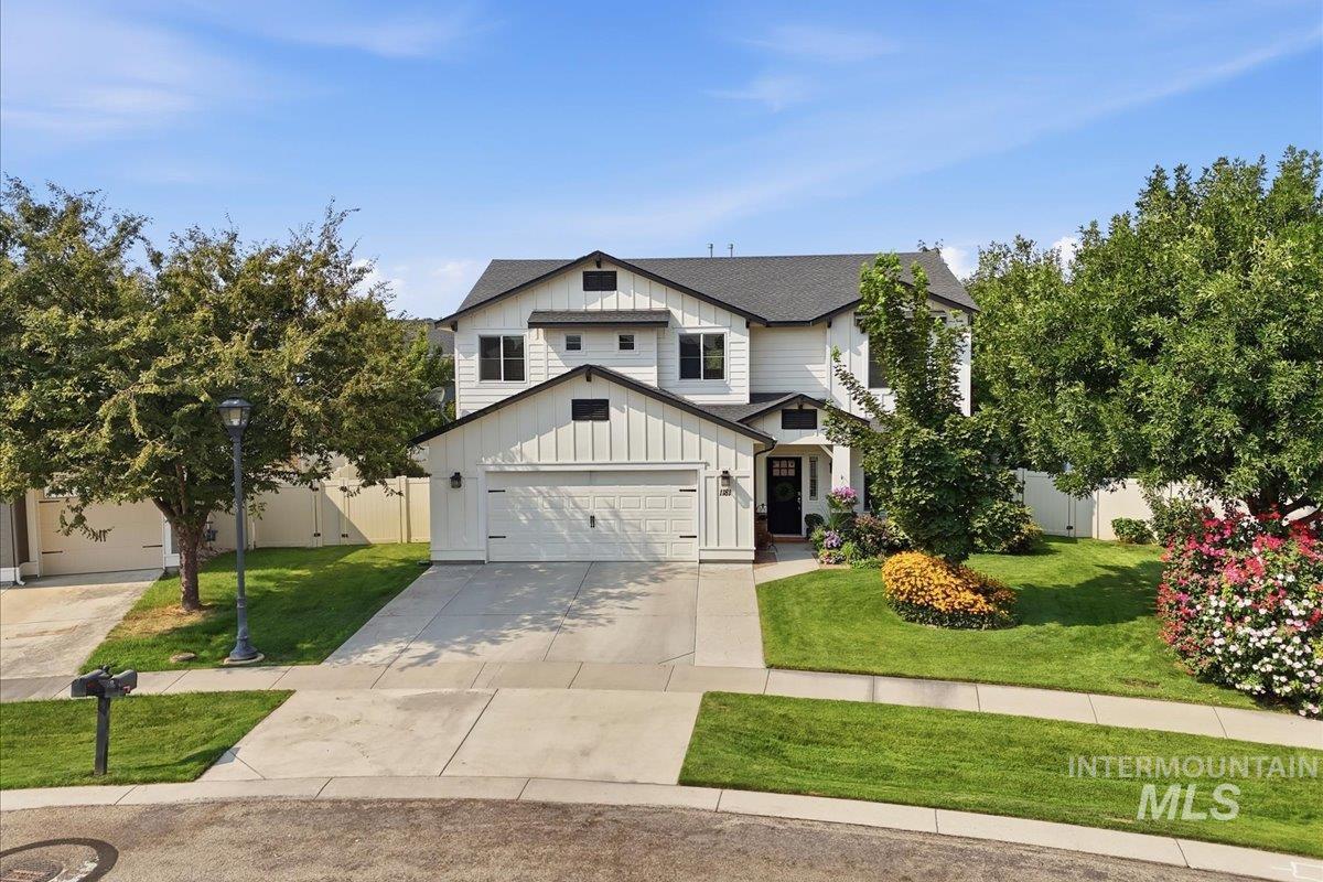 1181 W Creekbury Dr