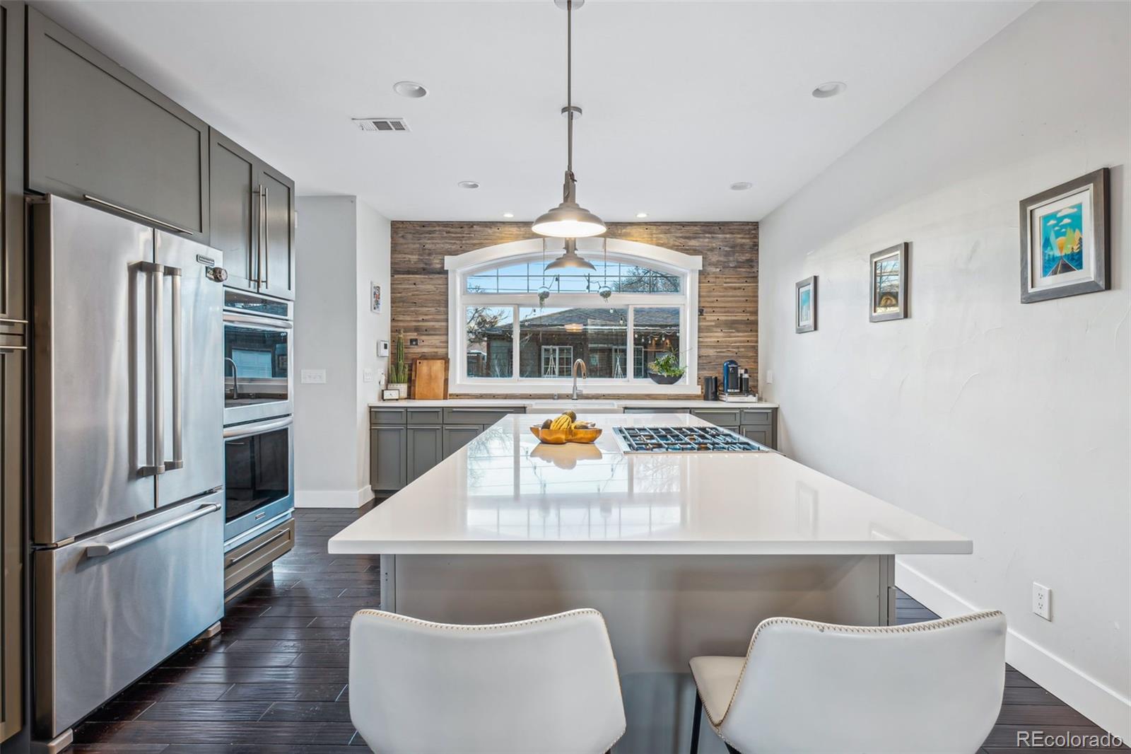 3039 N Milwaukee Street