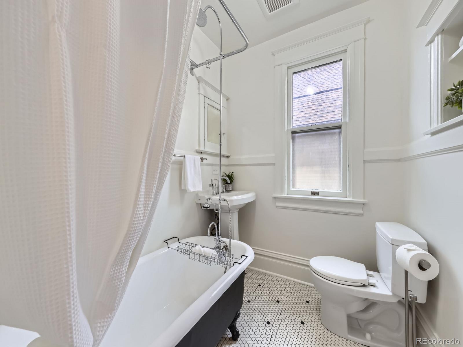 1475 Saint Paul Street