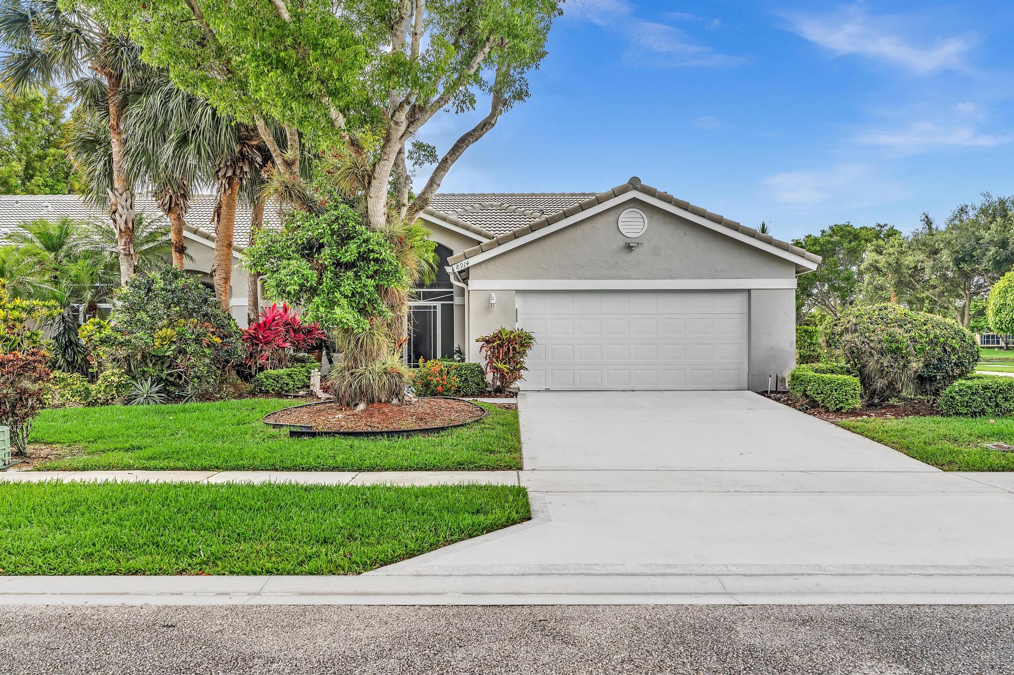 8914 Brittany Lakes Drive