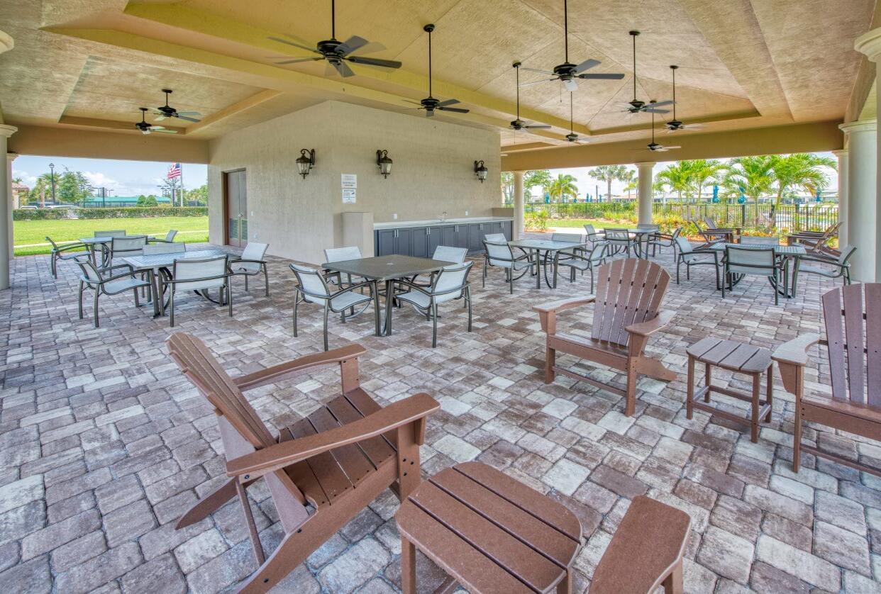 885 SE Courances Dr 312, Port St. Lucie Unit: 312