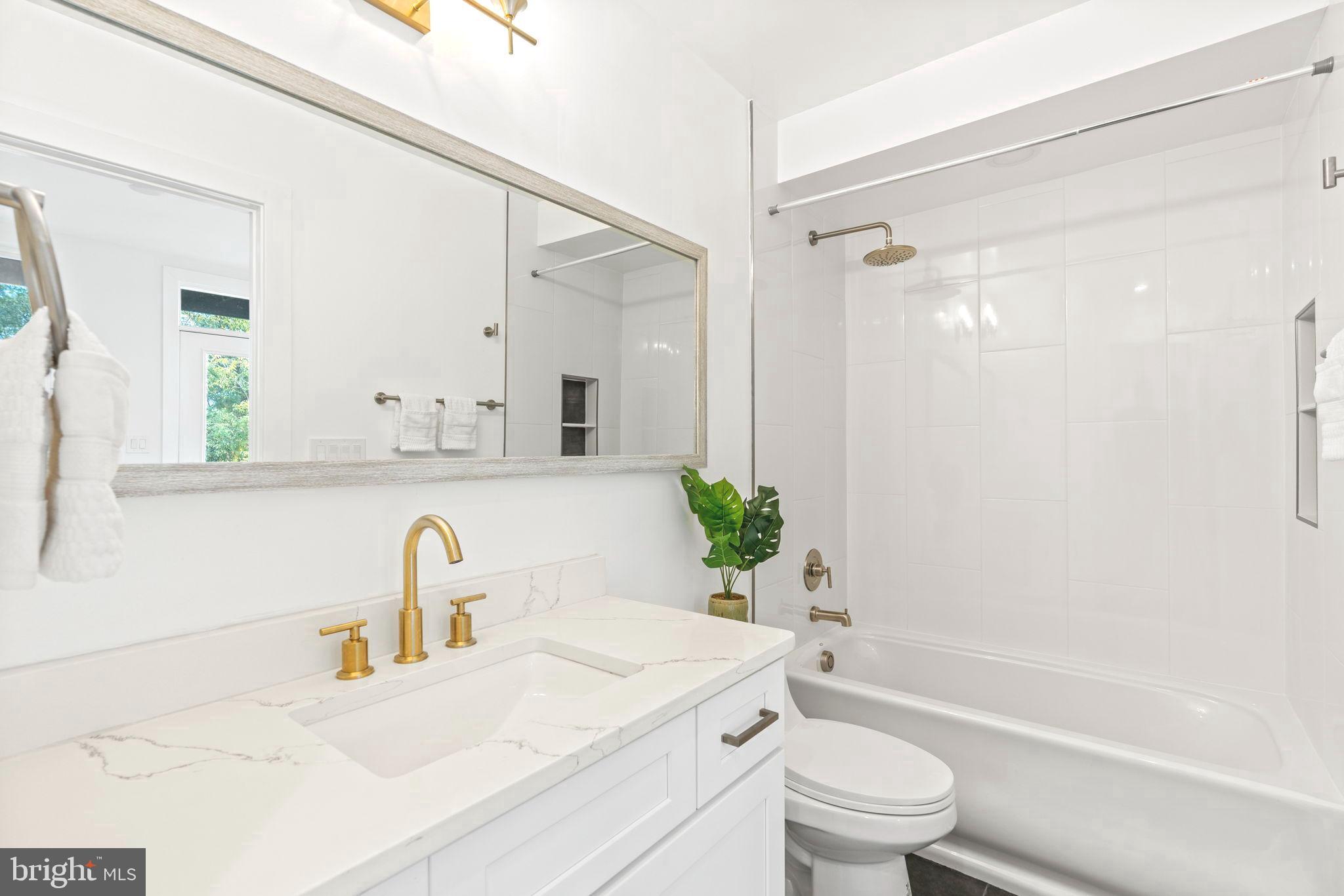 1159 NEAL STREET NE 2