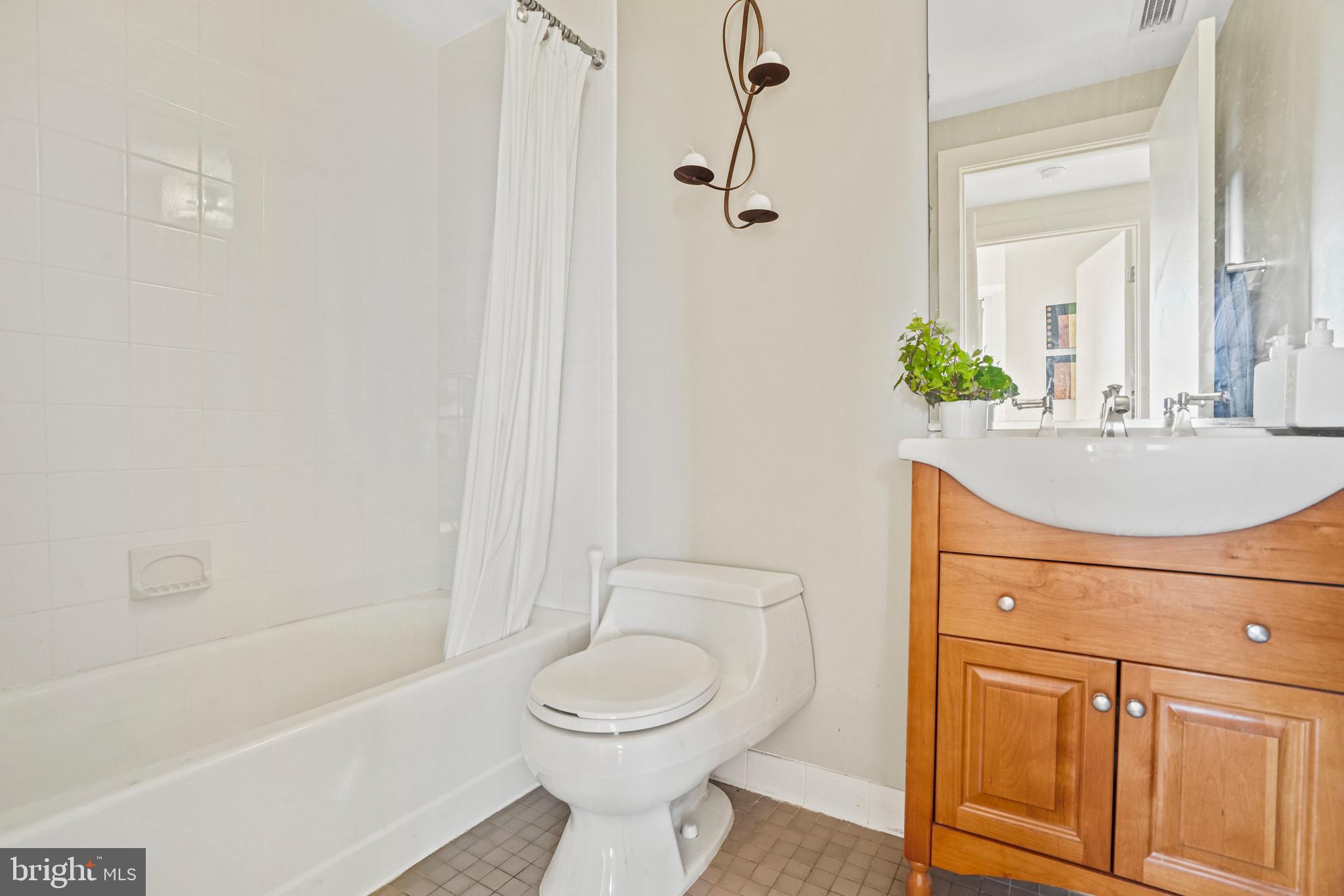 1615 New Hampshire AVENUE NW Unit: 42