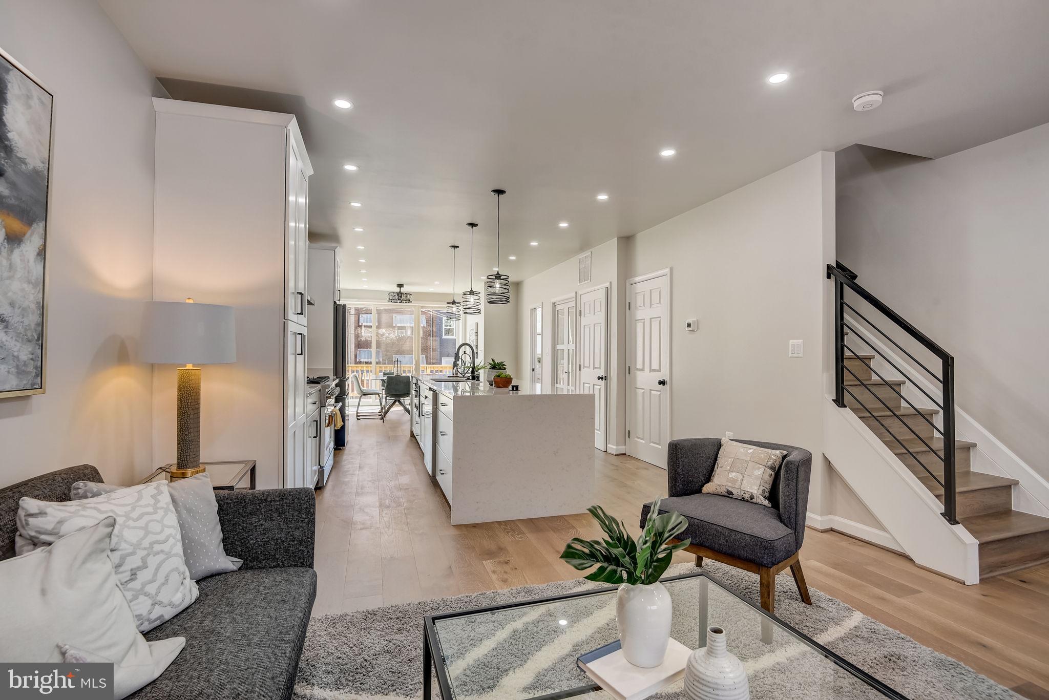 337 17th Pl NE
