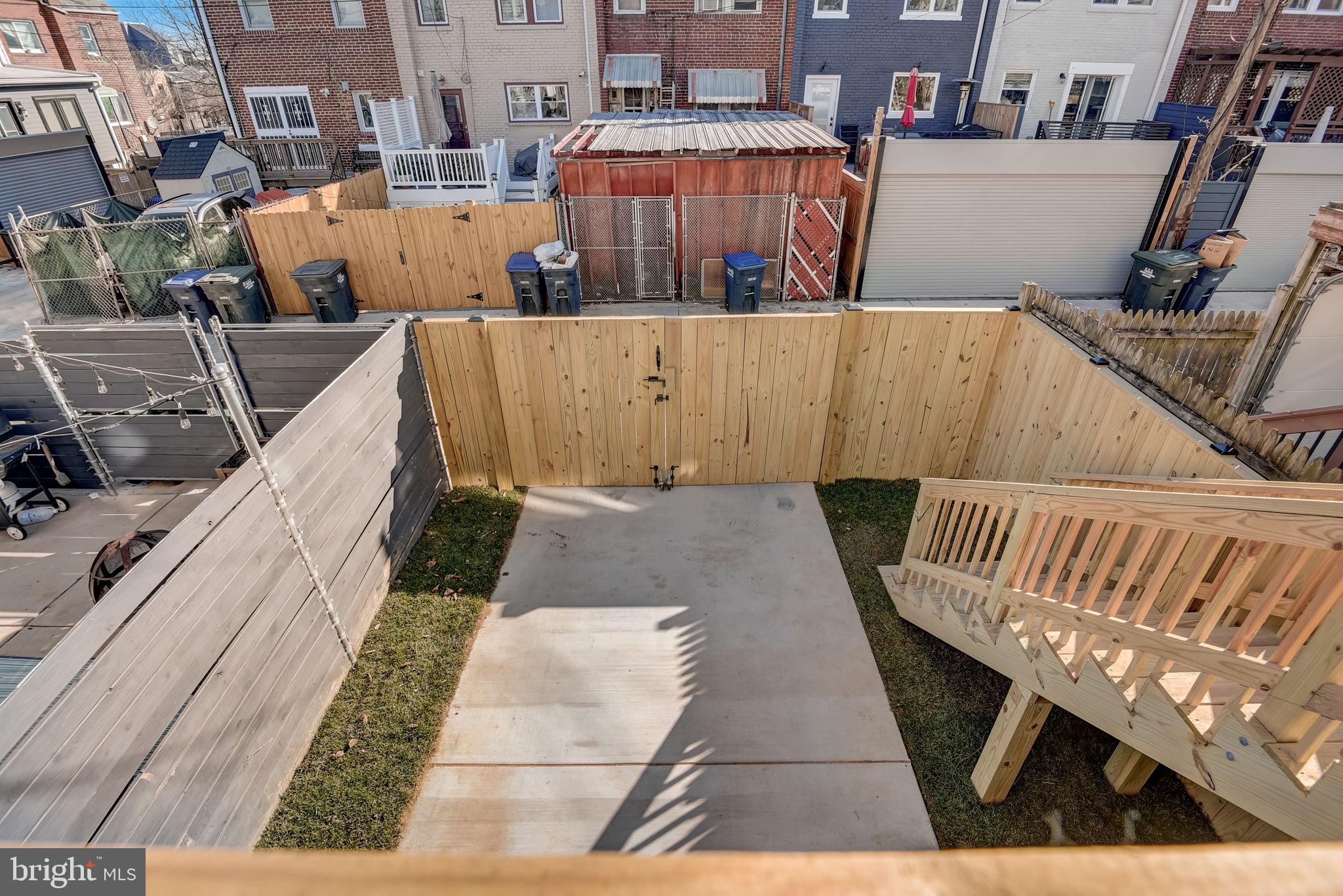 337 17th Pl NE