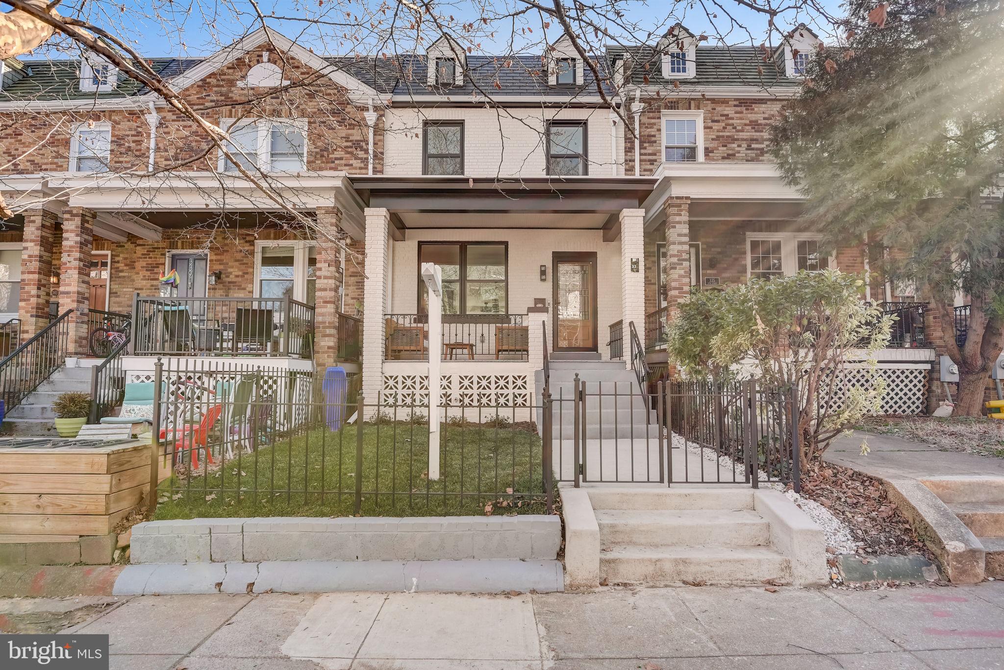 337 17th Pl NE