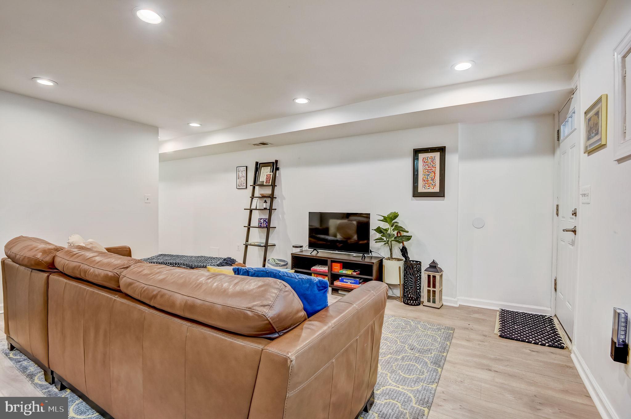 58 Q St NE