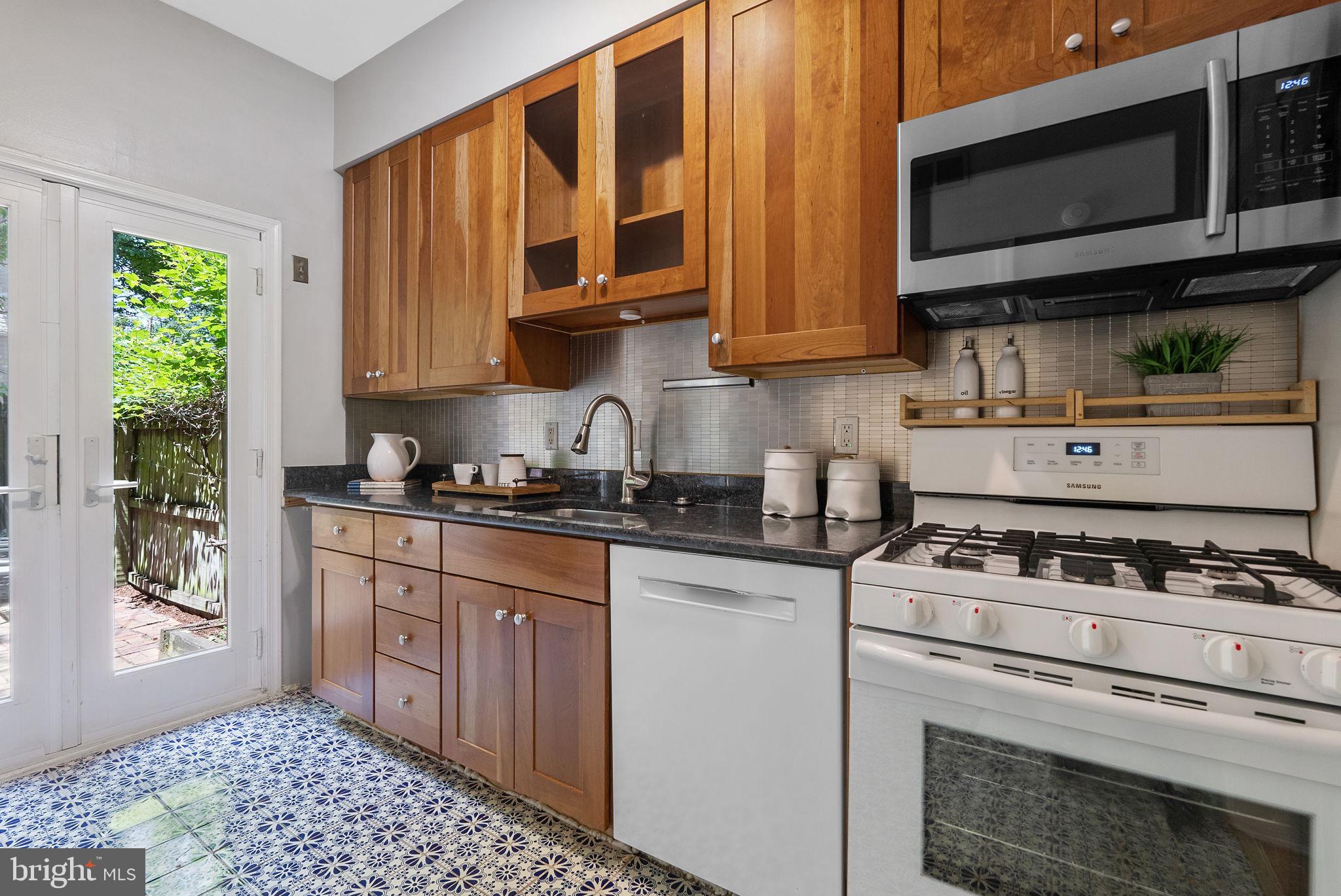 311 9TH STREET SE