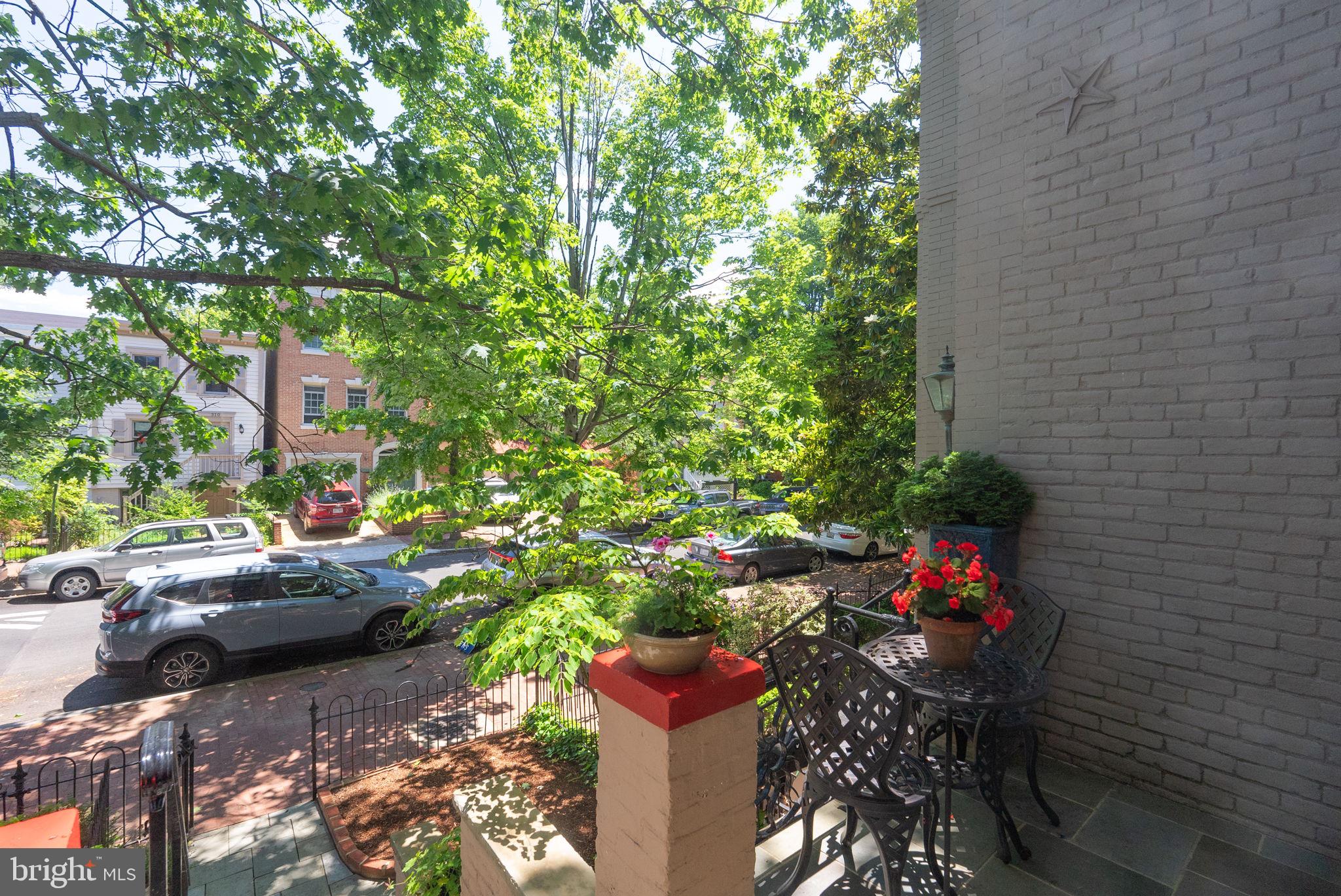 311 9TH STREET SE
