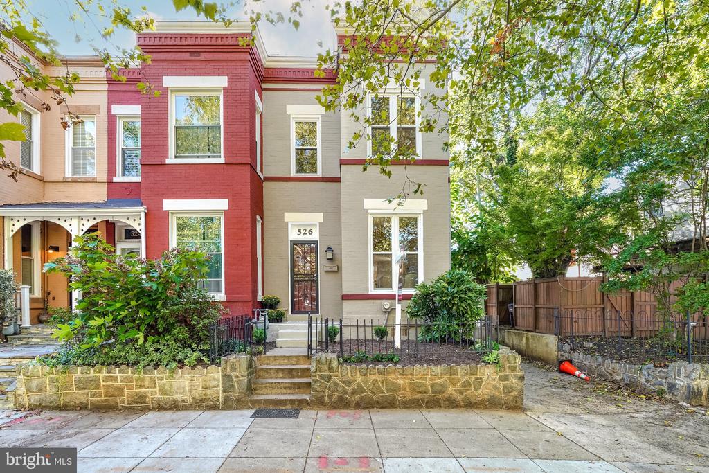 526 14TH STREET NE