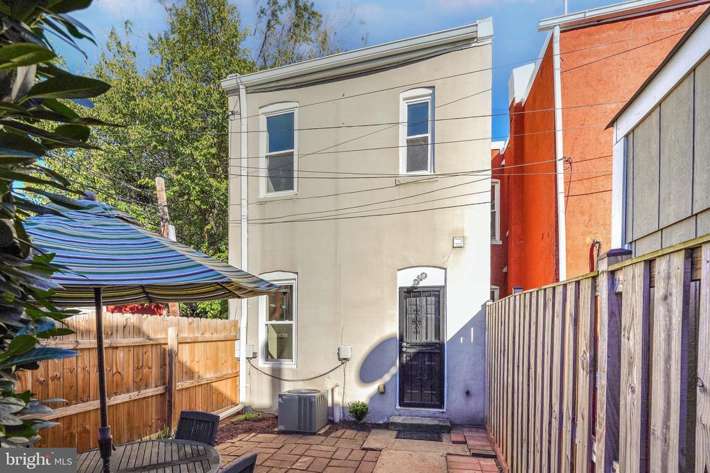 526 14TH STREET NE