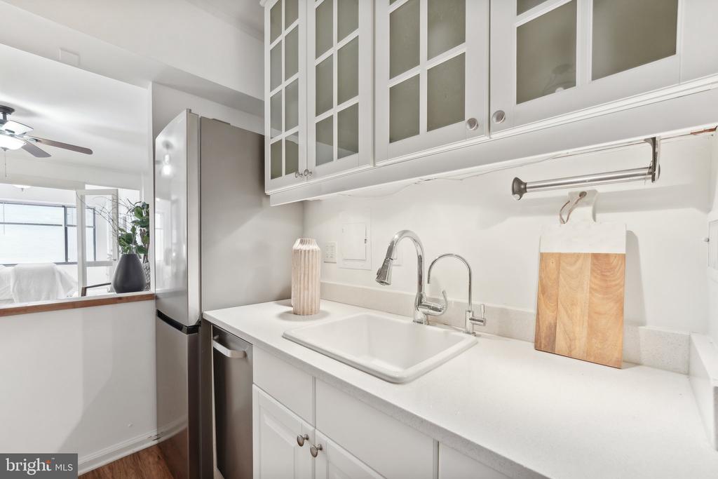 1 SCOTT CIRCLE NW 302