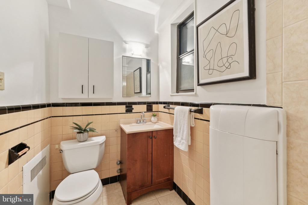 1 SCOTT CIRCLE NW 302