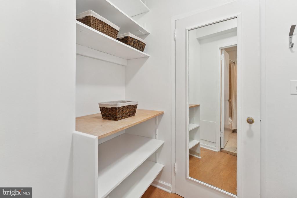 1 SCOTT CIRCLE NW 302