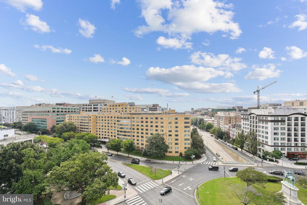 1 SCOTT CIRCLE NW 302