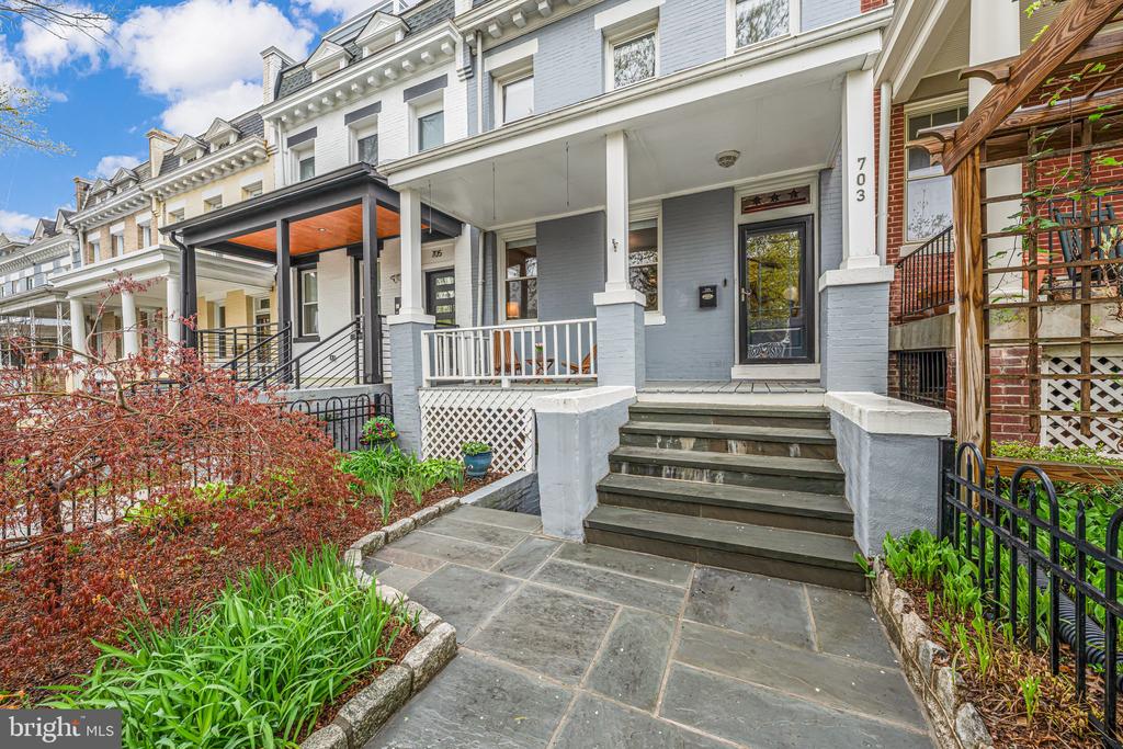 703 TAYLOR STREET NW