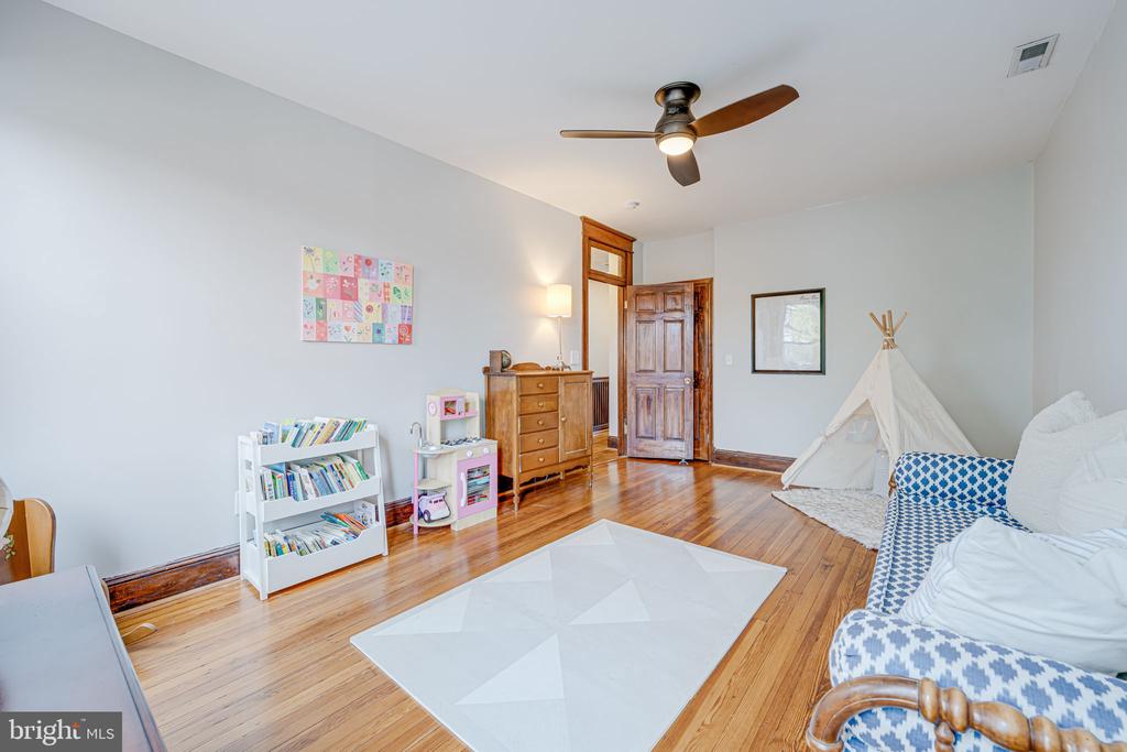 703 TAYLOR STREET NW