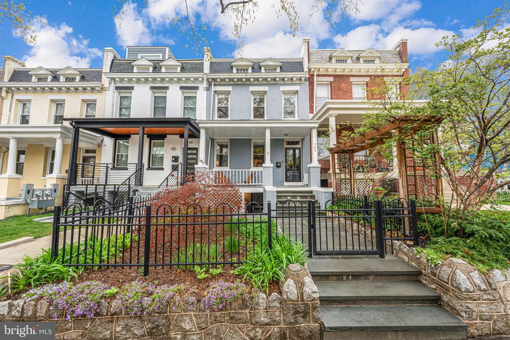 703 TAYLOR STREET NW