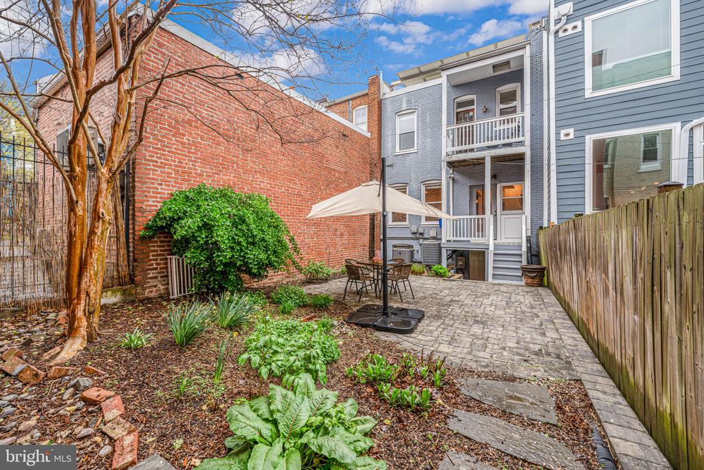 703 TAYLOR STREET NW