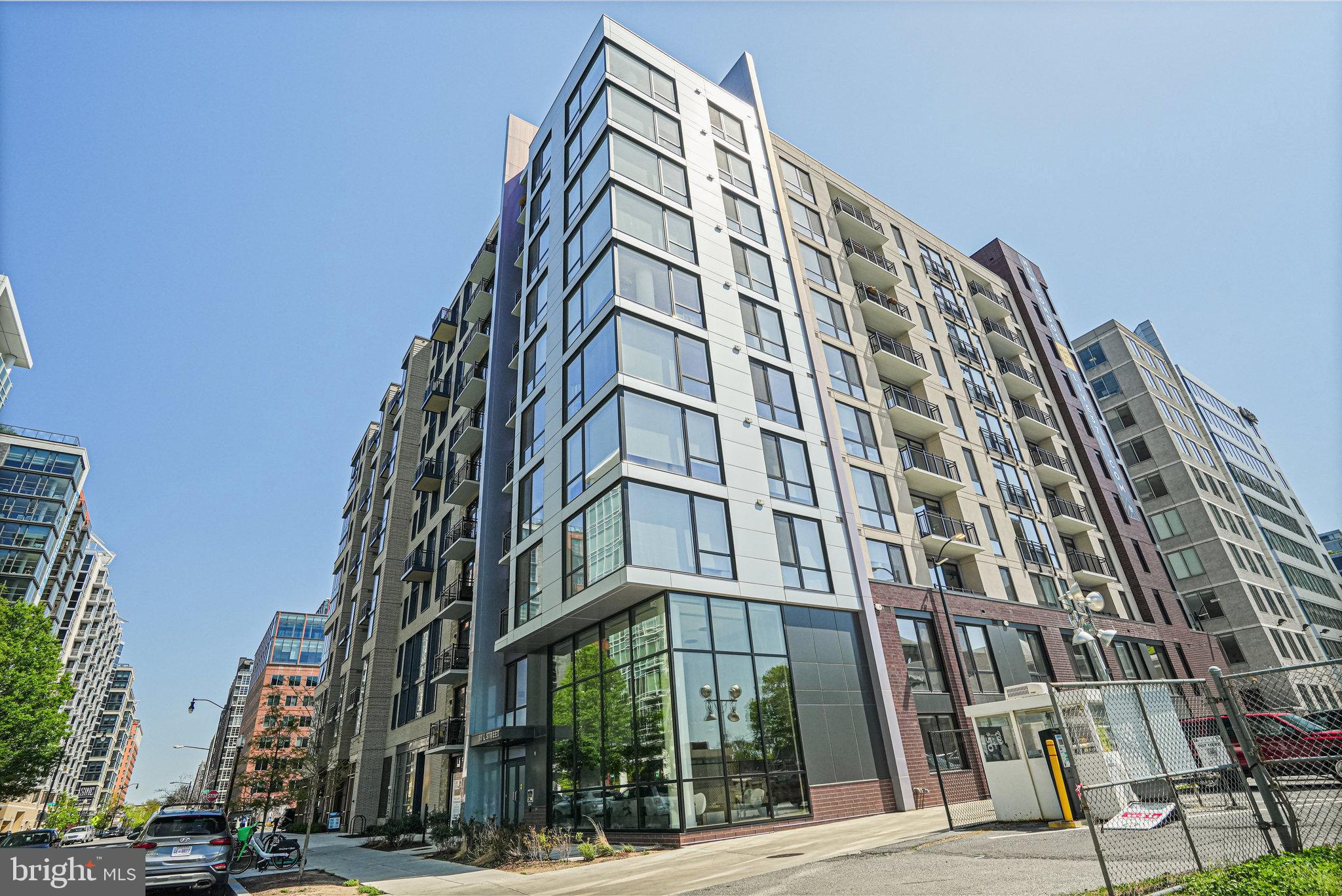 37 L St SE #101