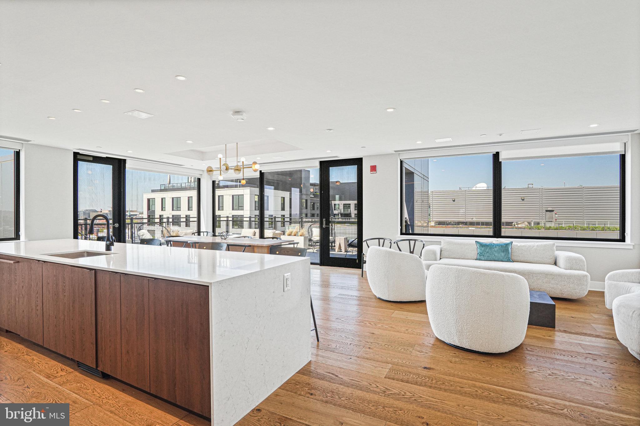 37 L St SE #101
