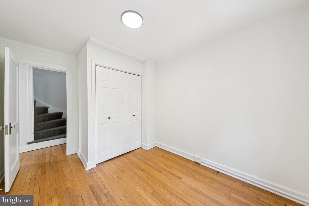 4453 GREENWICH PARKWAY NW