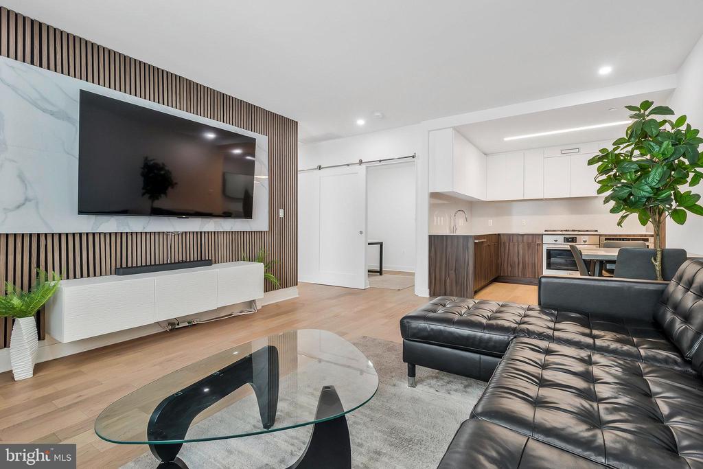 37 L STREET SE 101