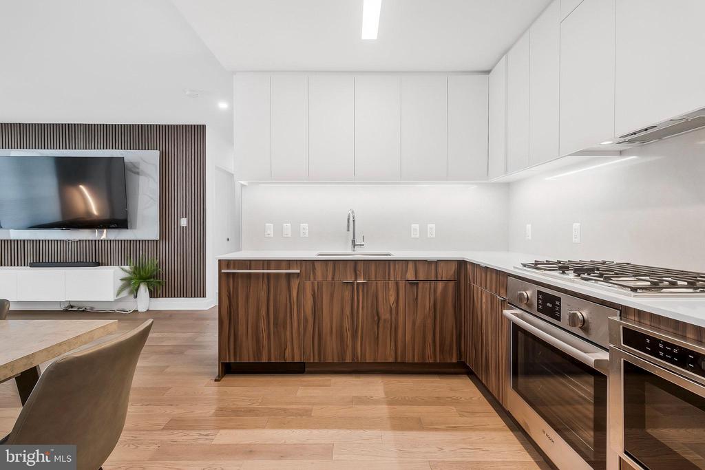 37 L STREET SE 101