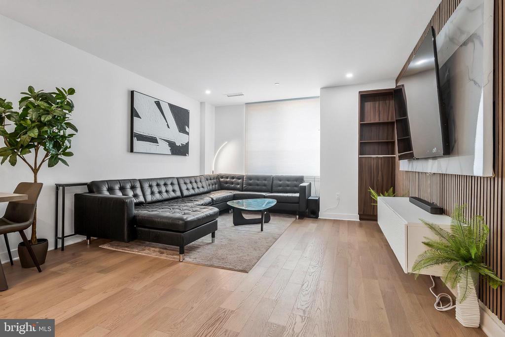 37 L STREET SE 101