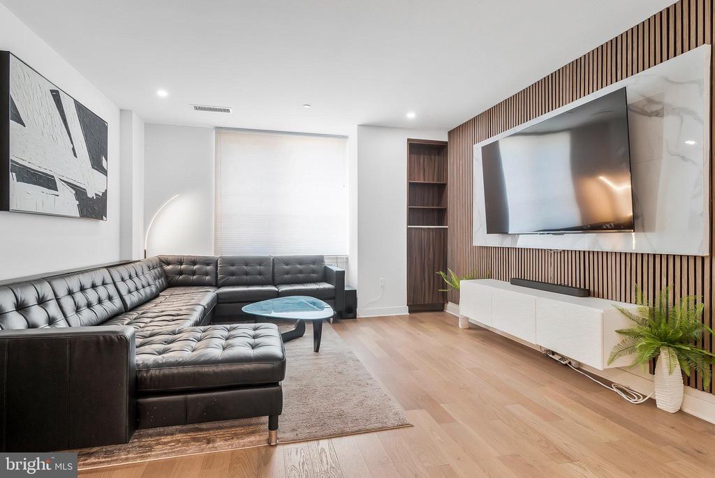 37 L STREET SE 101