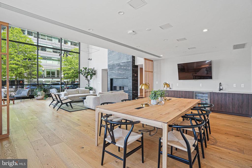37 L STREET SE 101