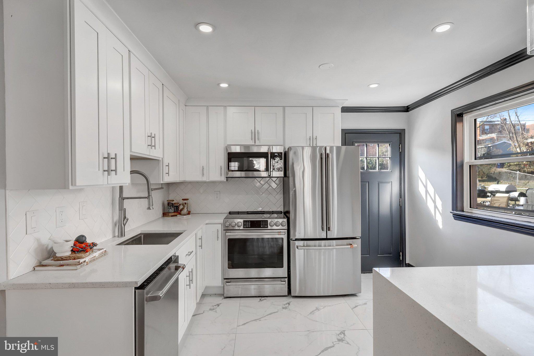 761 KENNEDY STREET NE