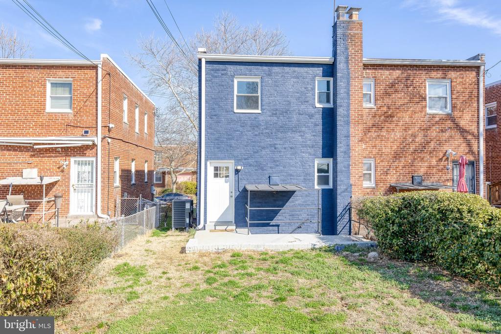 761 KENNEDY STREET NE