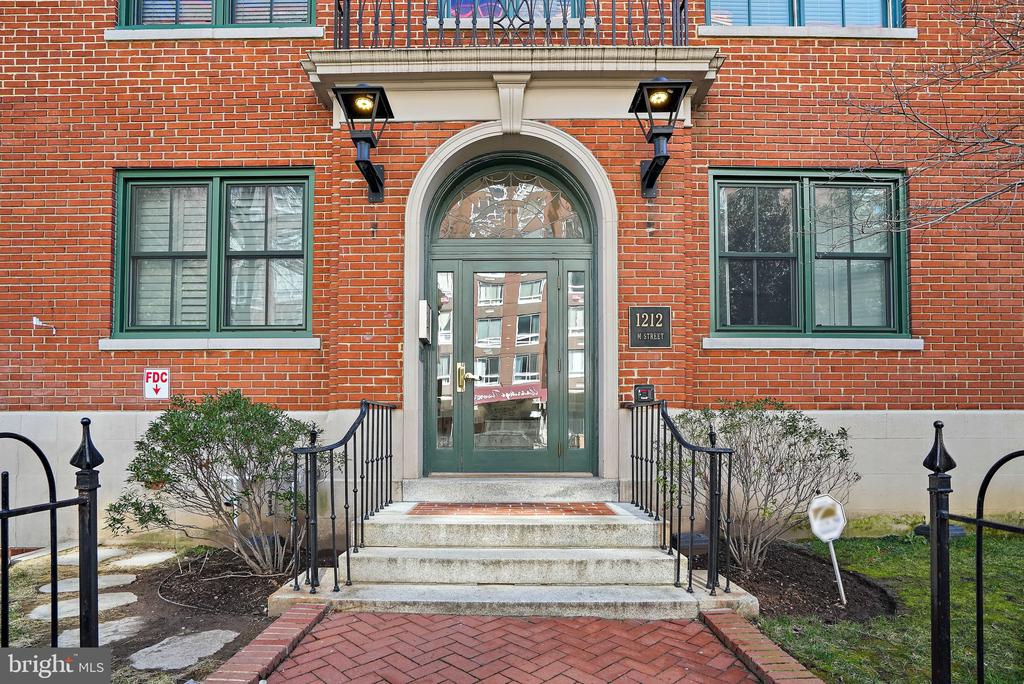 1212 M STREET NW 302