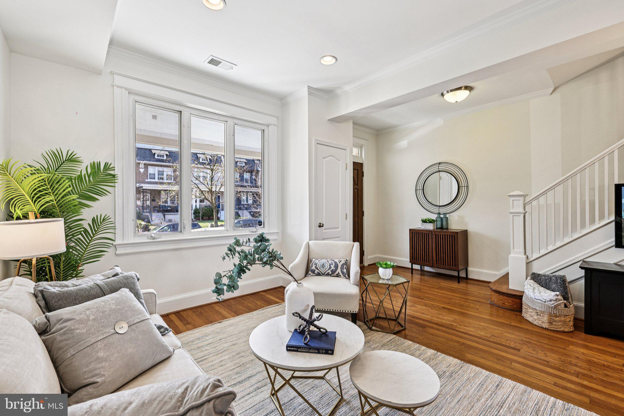 617 FARRAGUT STREET NW