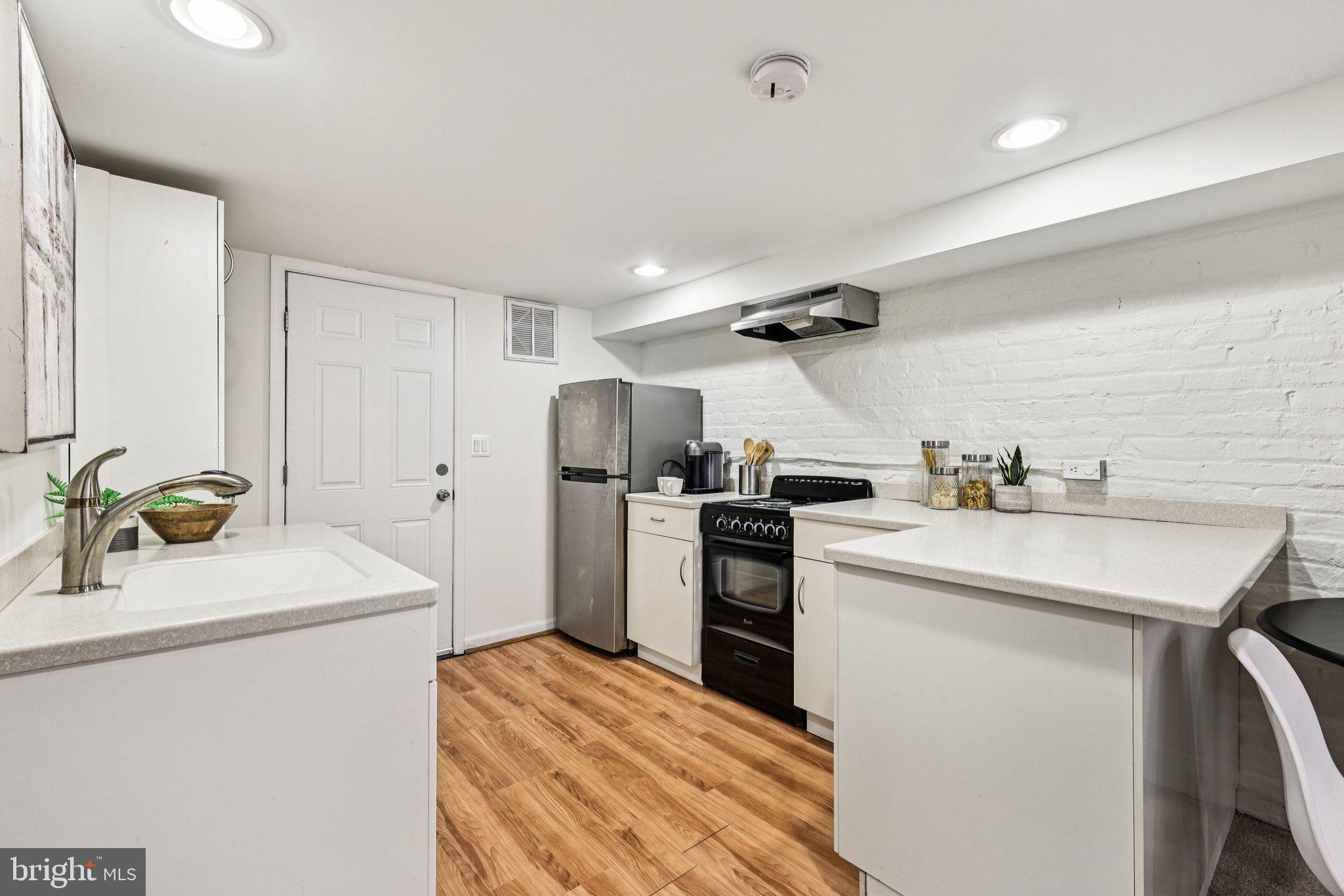 617 FARRAGUT STREET NW