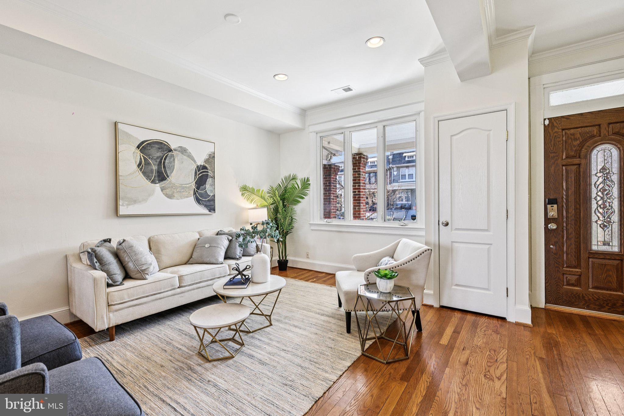 617 FARRAGUT STREET NW