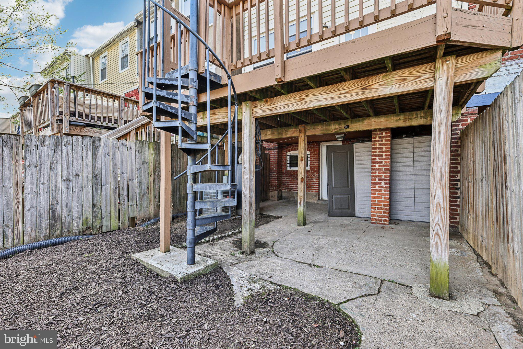 617 FARRAGUT STREET NW