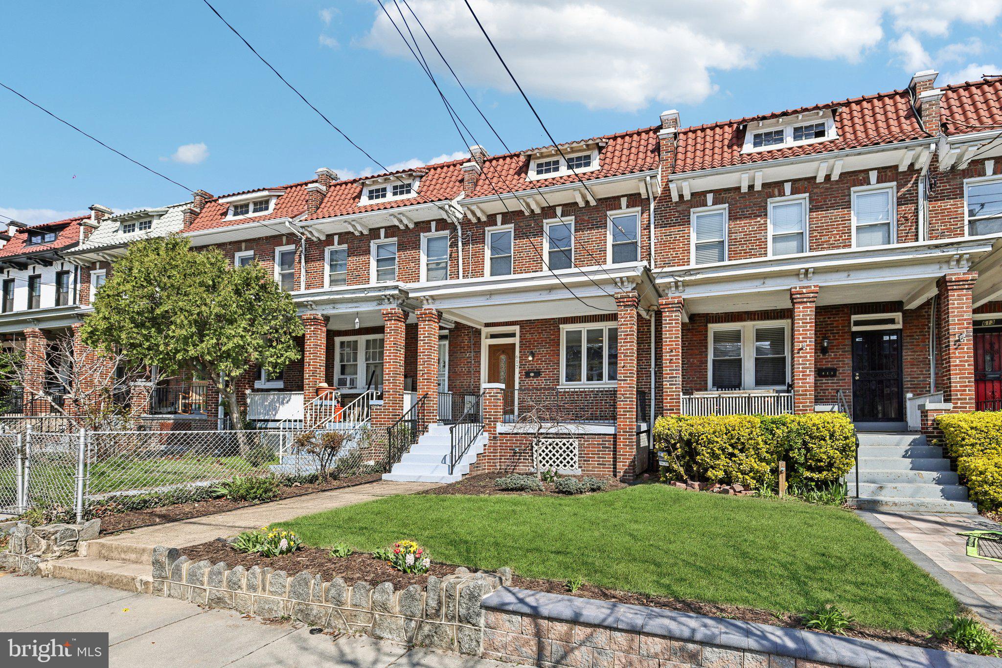 617 FARRAGUT STREET NW