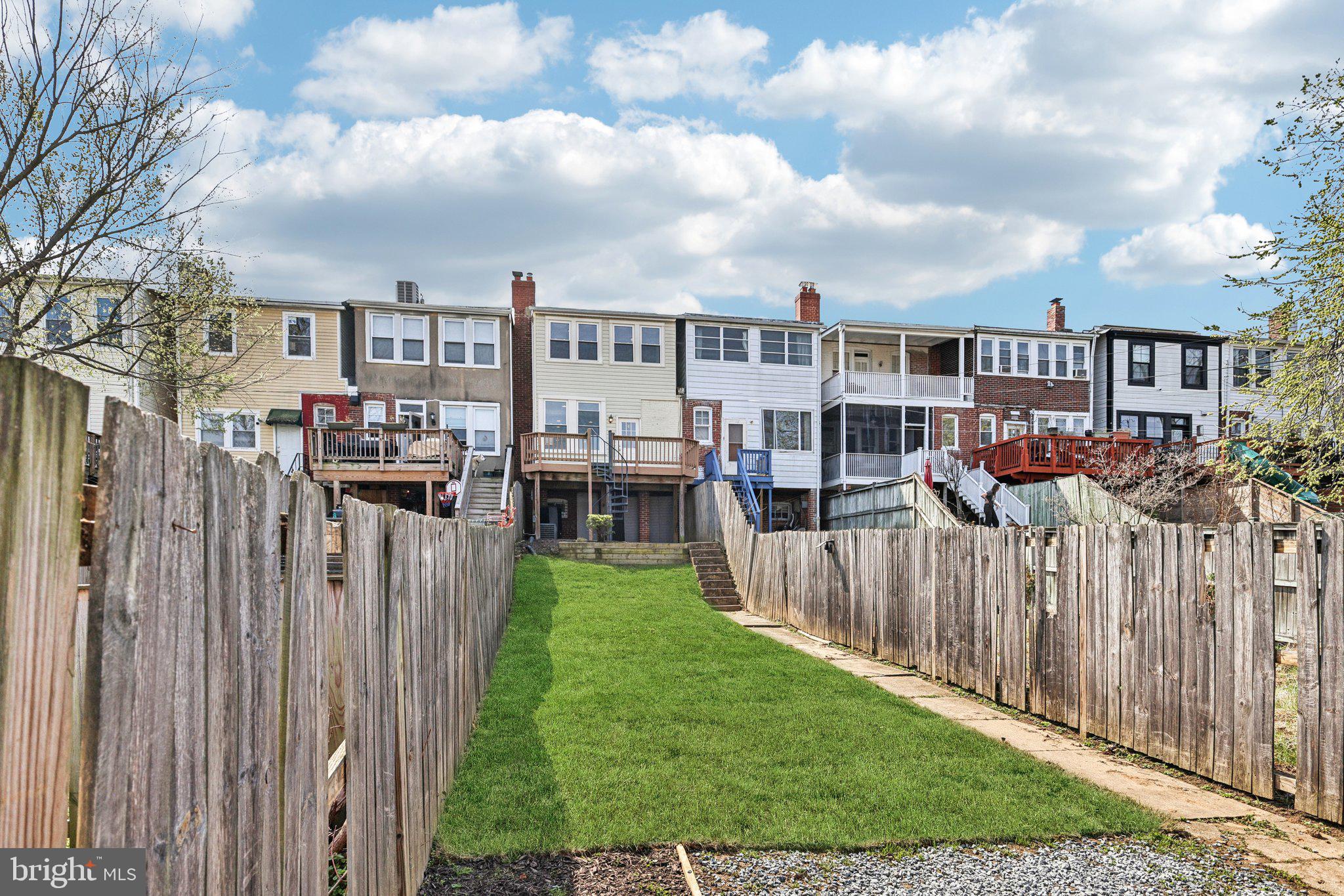 617 FARRAGUT STREET NW