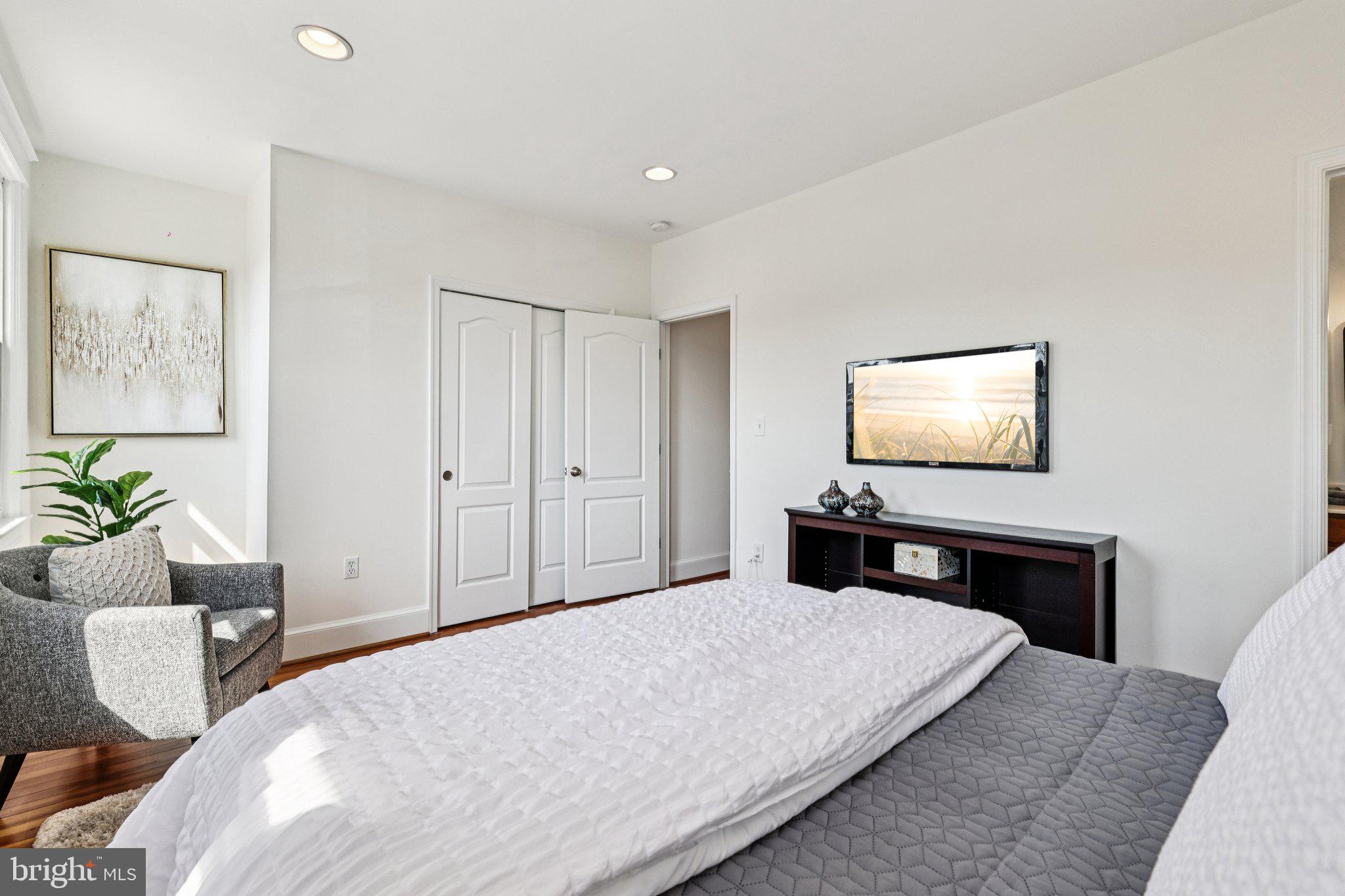 617 FARRAGUT STREET NW