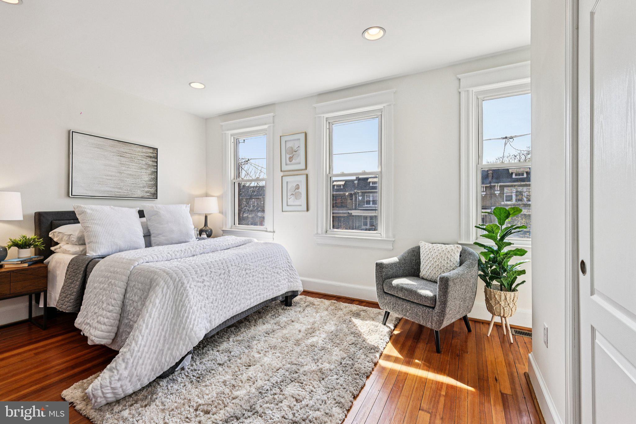 617 FARRAGUT STREET NW