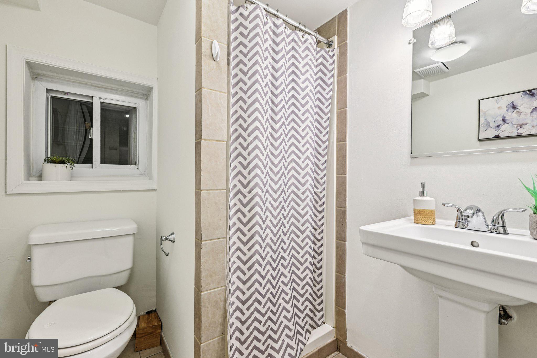 617 FARRAGUT STREET NW