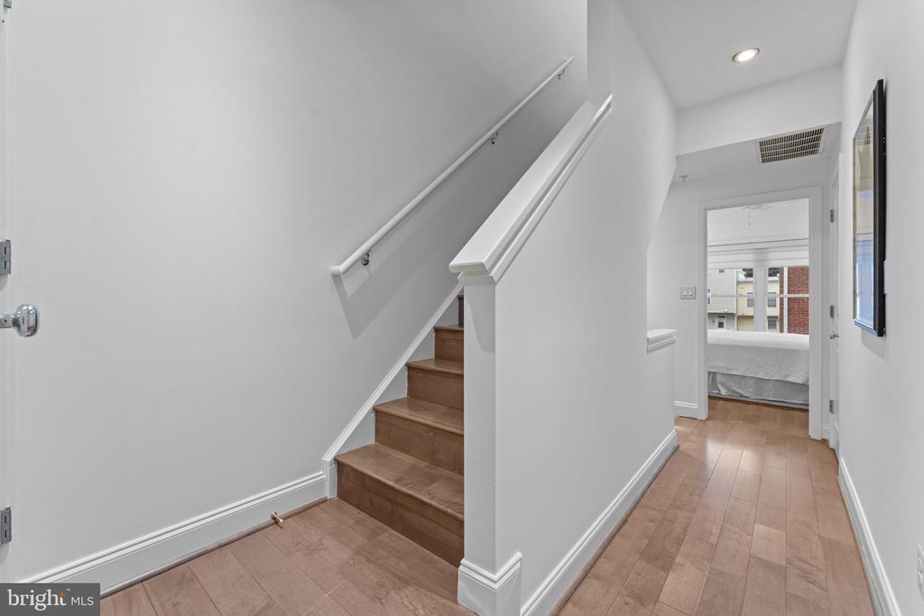 1010 4TH STREET SE